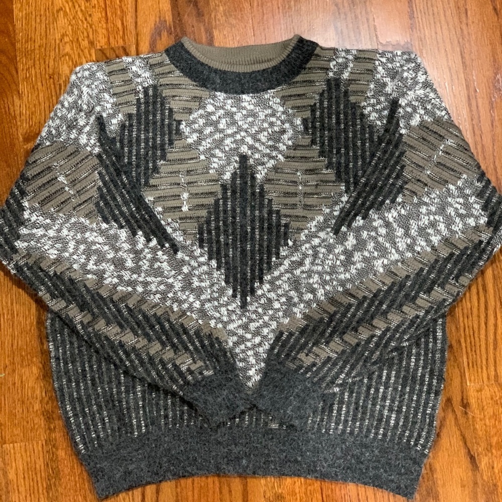 Grey toned Knit sweater :)